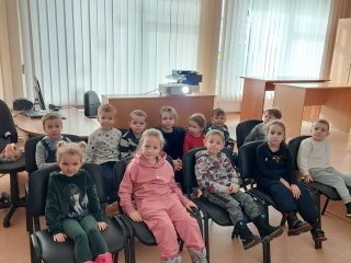 Przedszkolaki odwiedziły bibliotekę w Turgielach