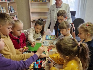 Gimnazjaliści gościli w bibliotece w Pasiekach