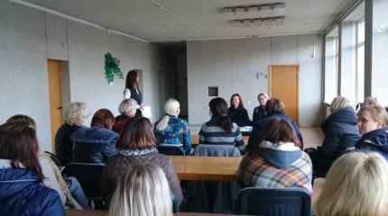  Susitikimas su Keliaujančios literatūrinės vaistinės psichologėmis-psichoterapeutėmis Ivona...
