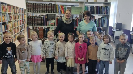 Wycieczka po bibliotece „Książki tu mieszkają”