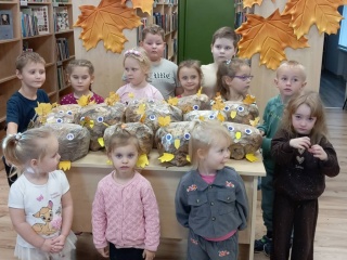 Edukacinis rytmetis „Pažintis su pelėda – rudens lapų stebuklai“