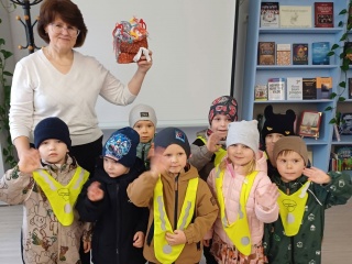 Mažųjų svečių apsilankymas Jašiūnų bibliotekoje 